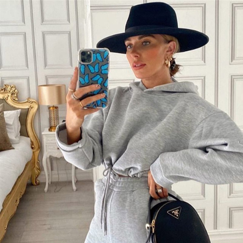 Women’s 2-Piece Jogging Suit